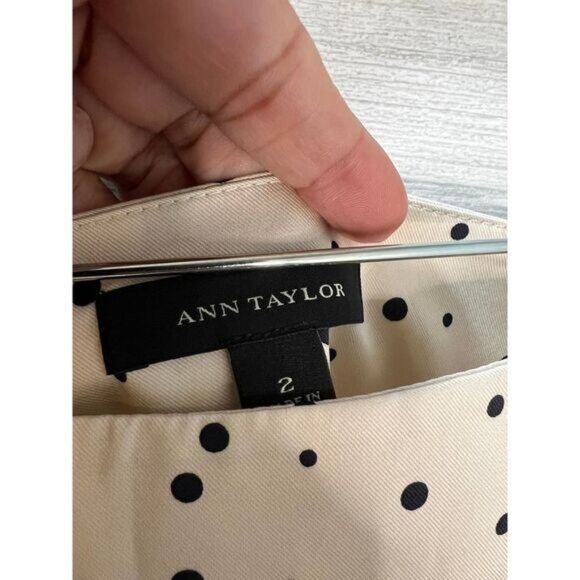 Ann Taylor Pleated Navy & Cream Polka Pot Midi Skirt Size 2 - Picture 3 of 7